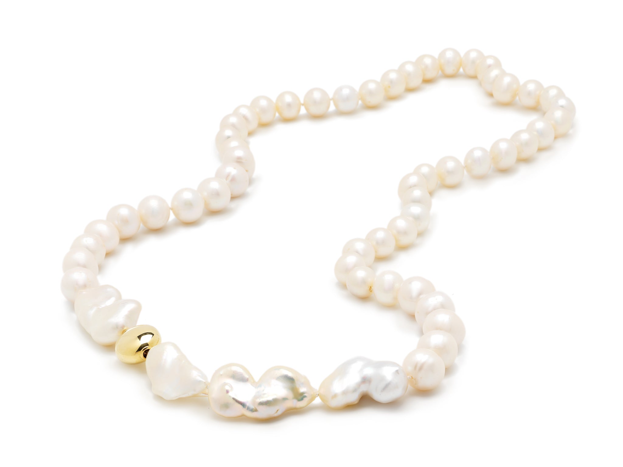 Necklace of 4 baroque pearls and 51 round pearls with 18krt yellow gold lock