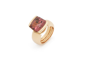 18 krt red gold ring set with square pink Tourmaline