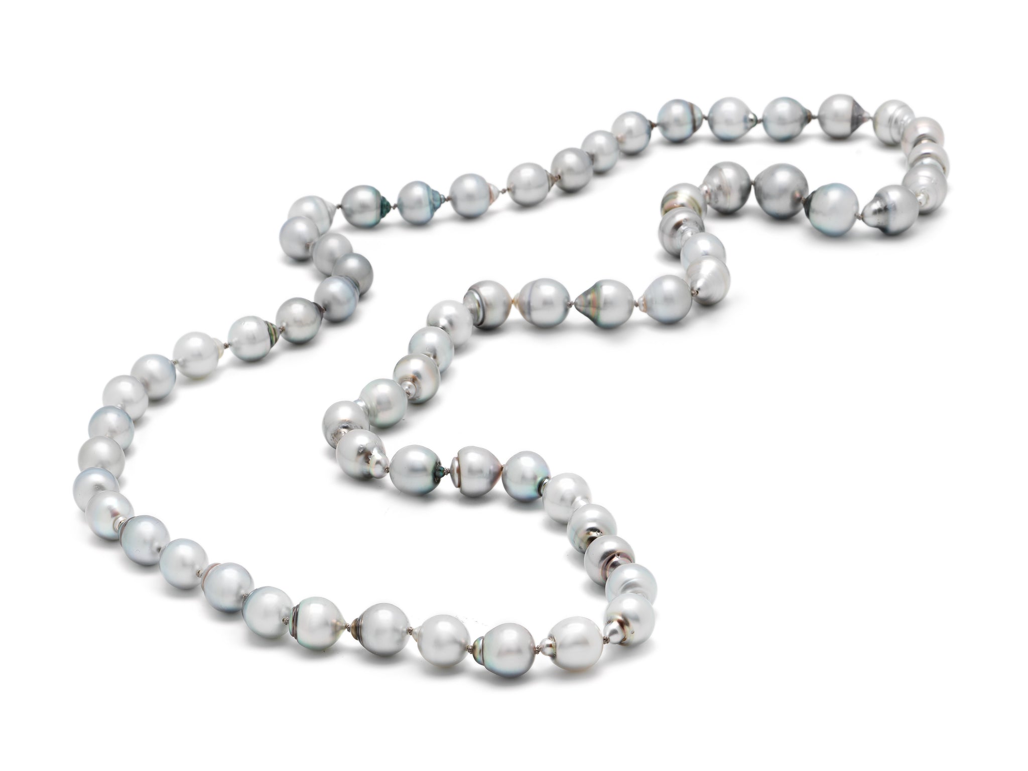Necklace with 58 Tahitian pearls and lock