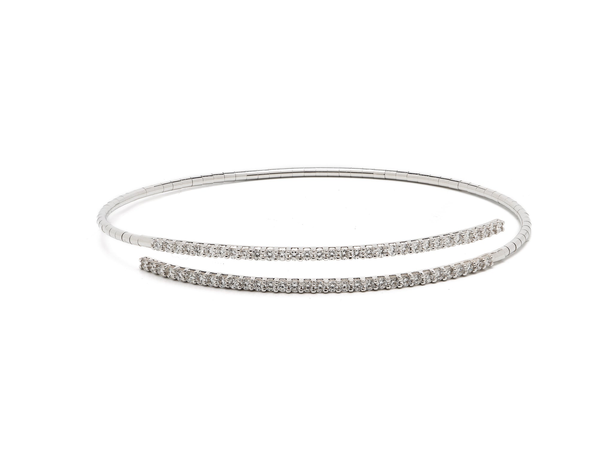 18 krt white gold spiral bracelet set with 68 brilliant diamonds