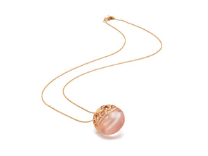 18 krt red gold necklace with a matted pendant set with Rose Quartz