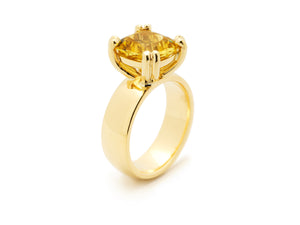 18 krt yellow gold ring set with cushion golden beryl