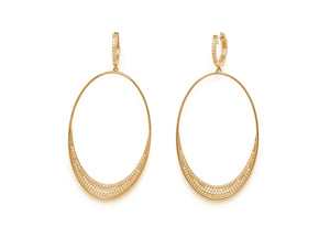 18 krt yellow gold earrings set with 220 brilliant diamonds